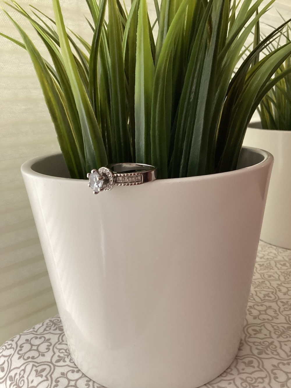 Solitaire Ring - Picture 4 of 10